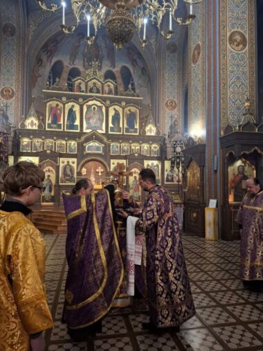 С Праздником Воздвижения Честнаго Креста Господня!